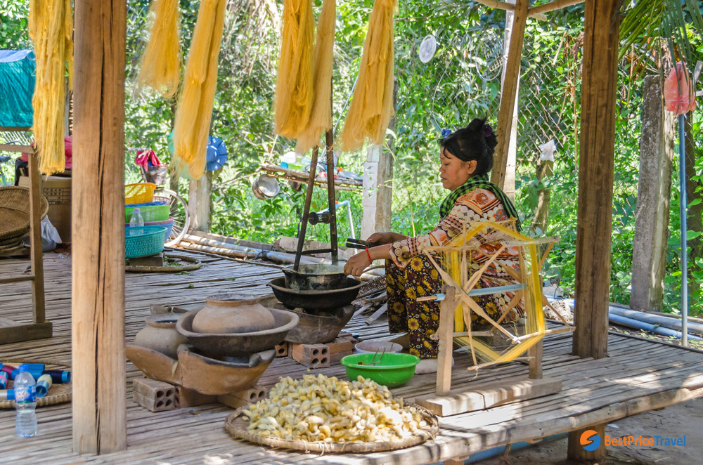 People in Chong Koh Village