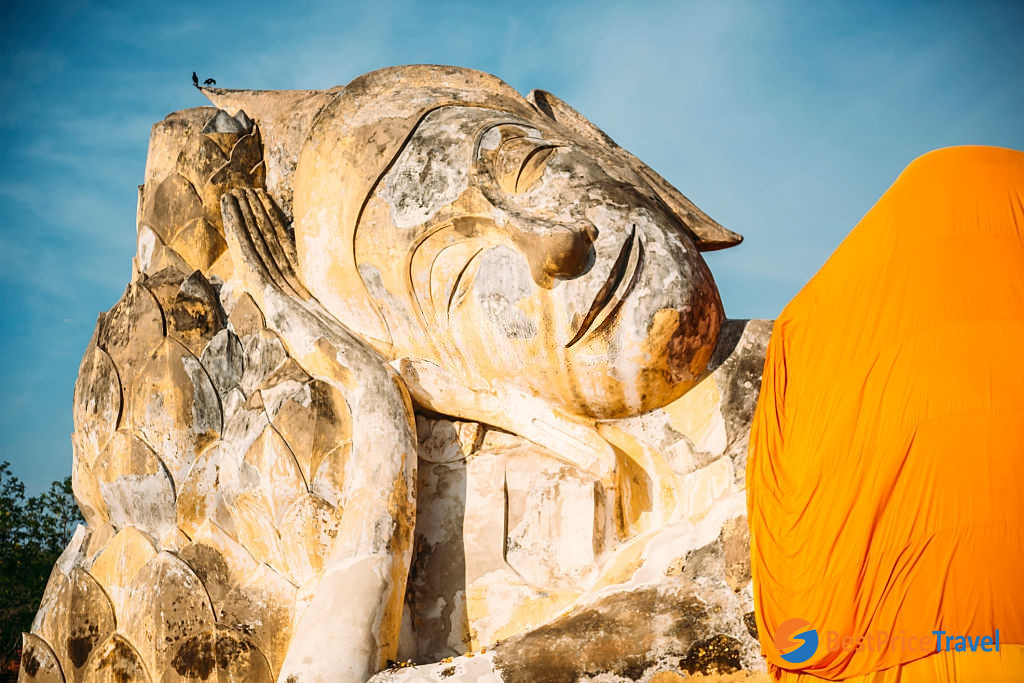 Smiling face of giant Buddha