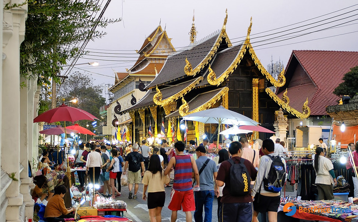 Thapae Night market Walking Street