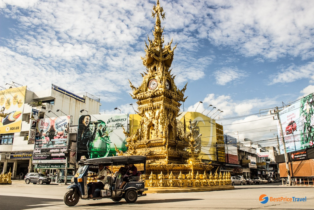 Clock tower on Chiang Rai street