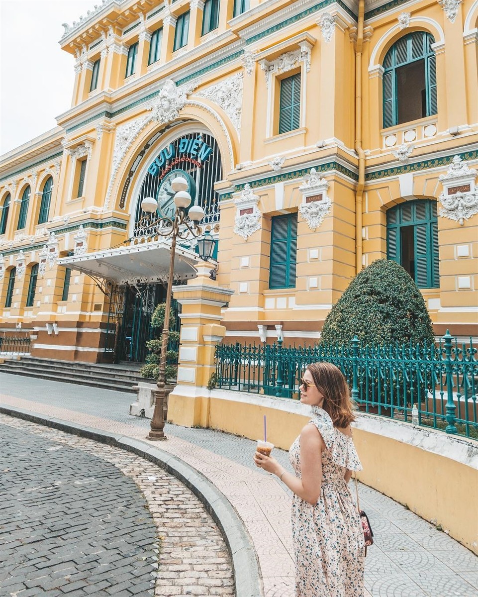 Saigon Post office is best place to selfie