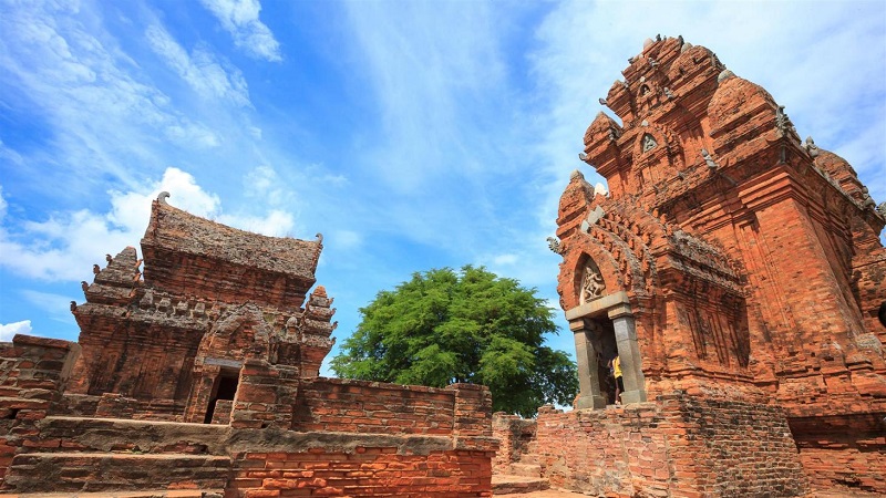 Po Klong Garai Tower phan rang