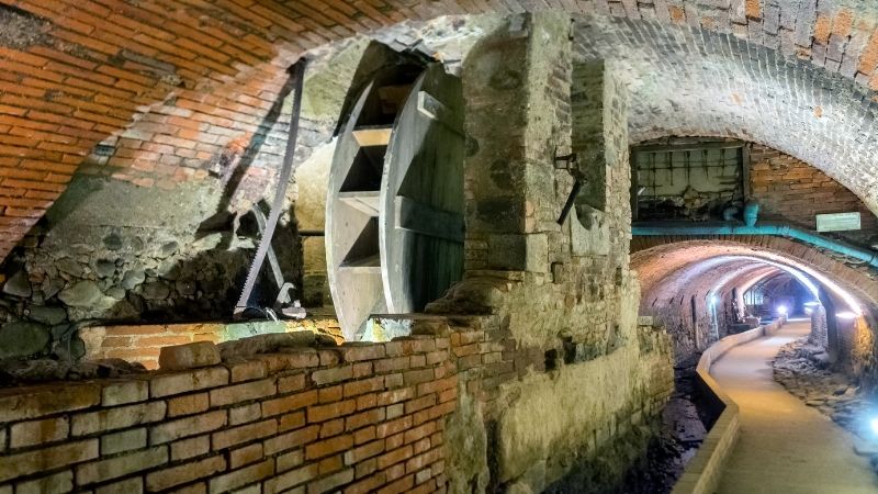 Structure of Hospital Cave