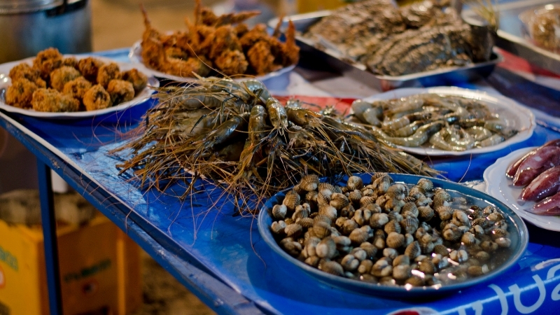 Taste local street food at Vientane night market