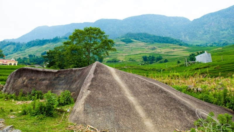 Sapa Ancient Rock Field