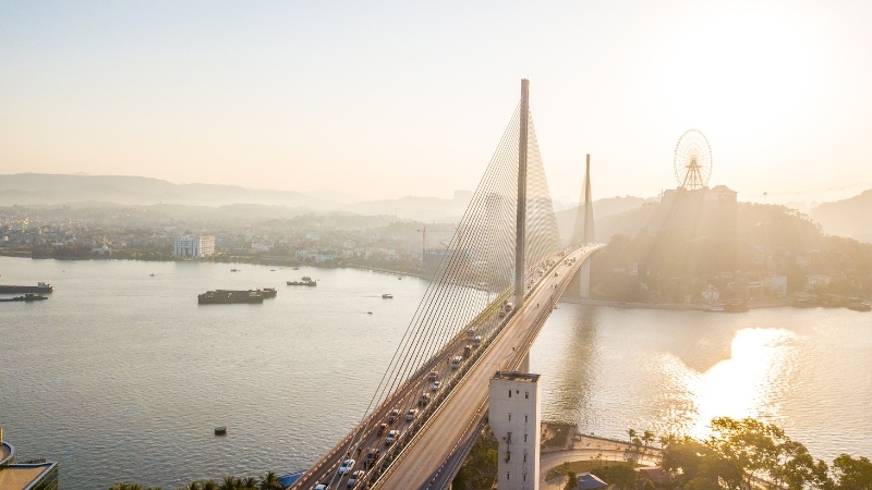 Bai Chay bridge