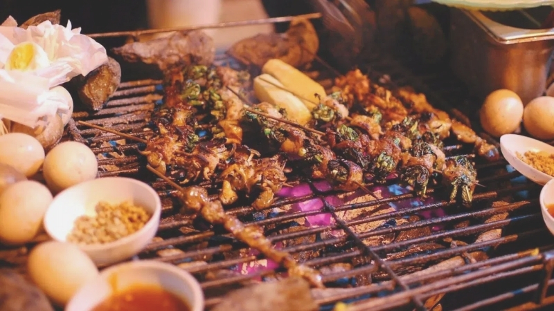 Taste local street food in Sapa night market