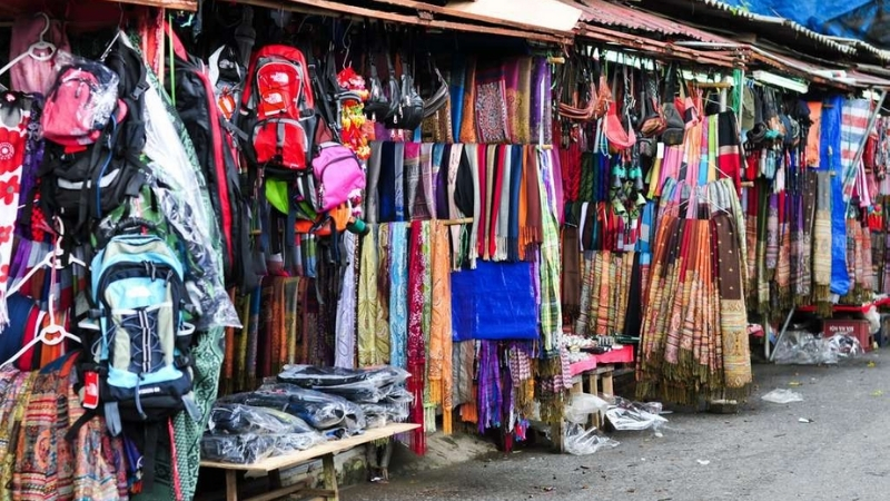 Shopping in Sapa market