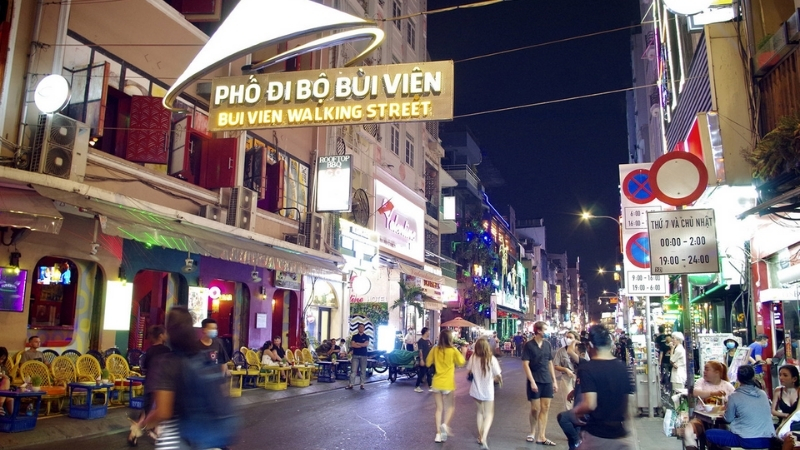 Hue walking street
