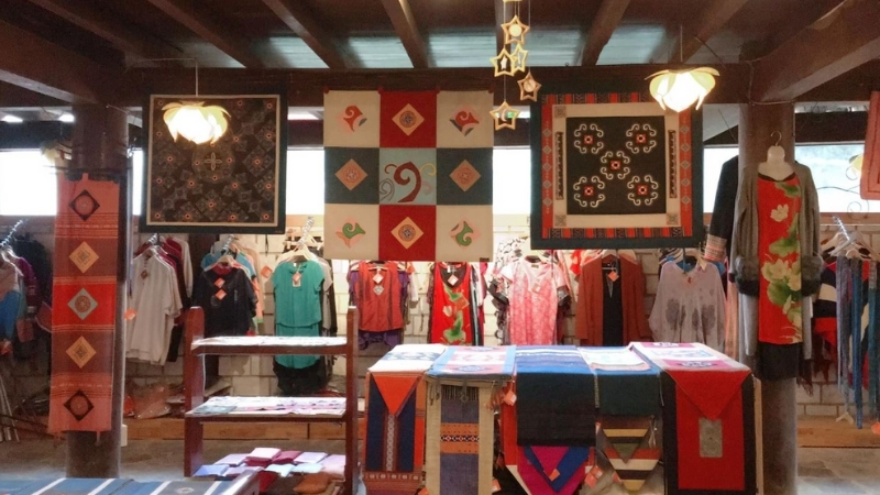 Souvenirs shop in Sapa culture museum