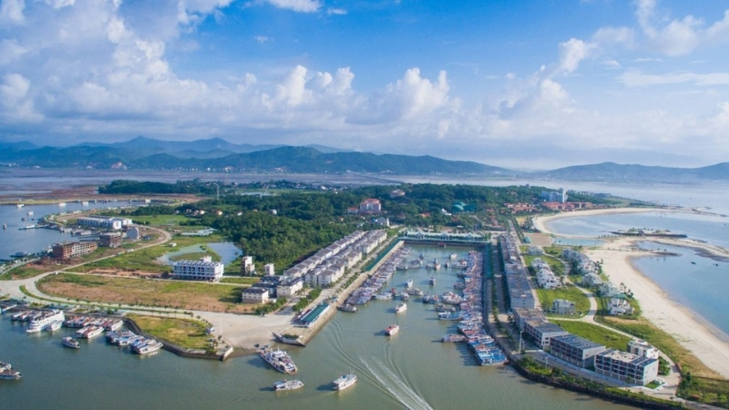 Tuan Chau pier can capacity of 2000 cruises