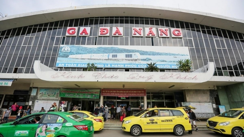 Transfer to Da Nang train station
