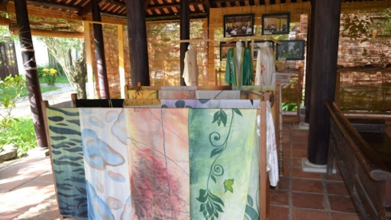 Visit Hoi An silk village showroom
