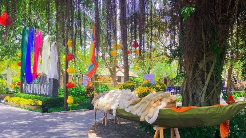 Hoi An silk village surrounding