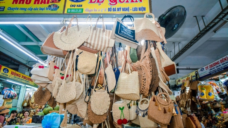Shopping at Han Market