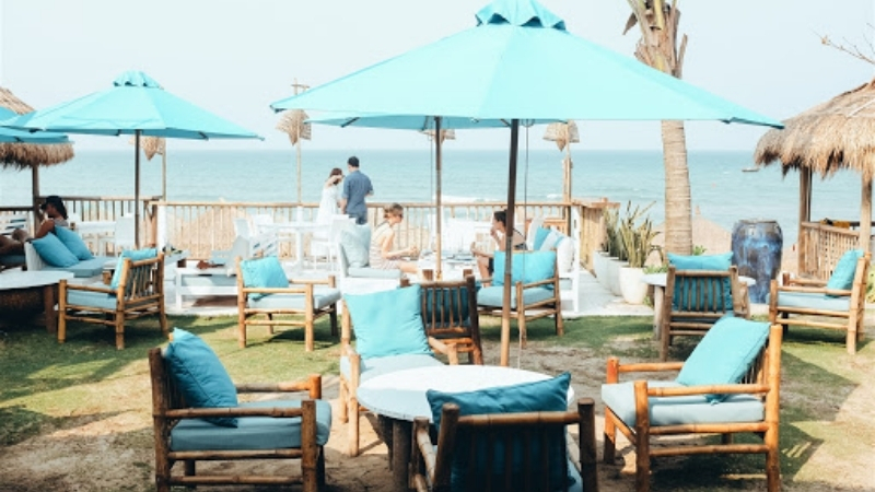 Beautiful cafe near by An Bang beach