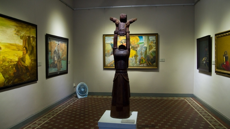 The Statues in Tay Nguyen Tombs