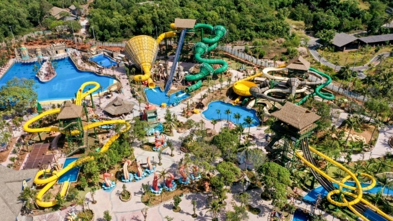 Play at Sun World Hon Thom Amusement Park