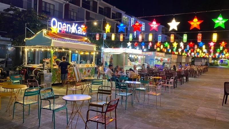 Sonasea Shopping center walking street