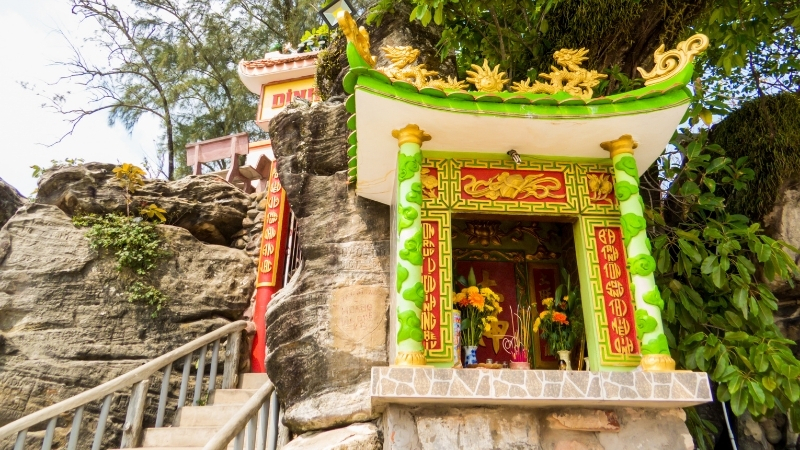 Dinh Cau Temple architecture