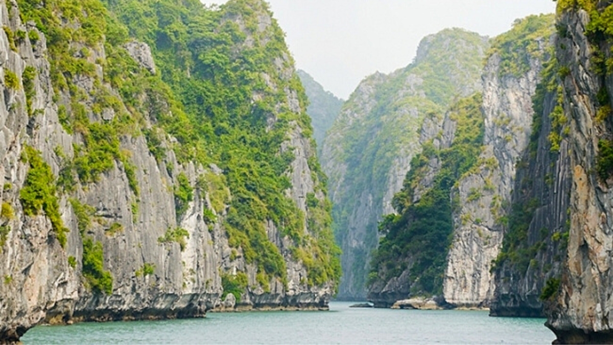 Unspoiled destination in Lan Ha Bay