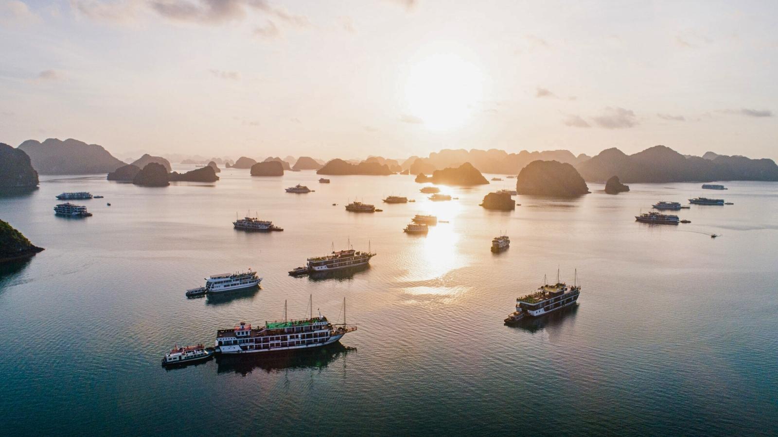 Experience Wonderful Halong Overnight Cruise
