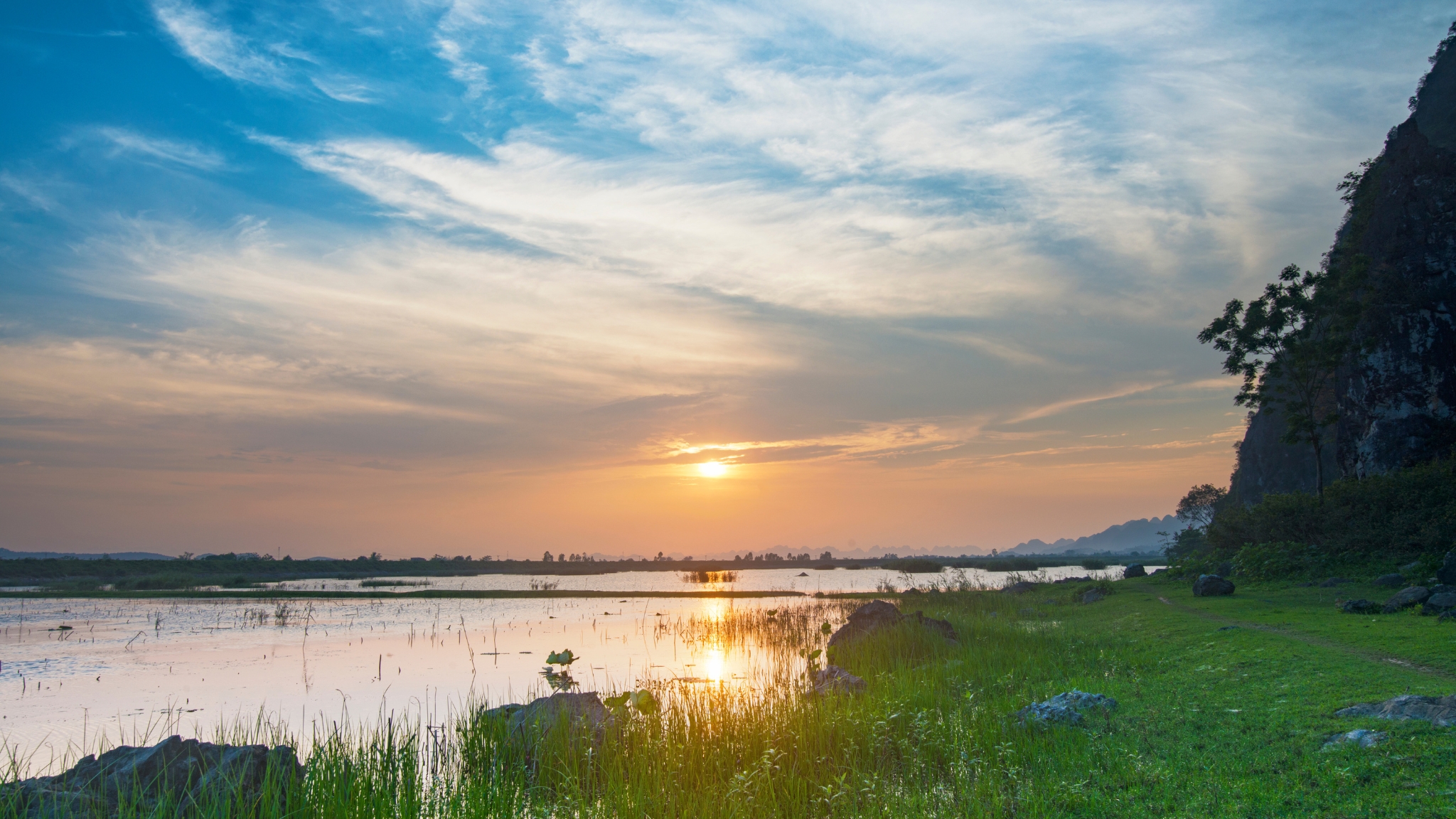 Van Long Natural Reserves