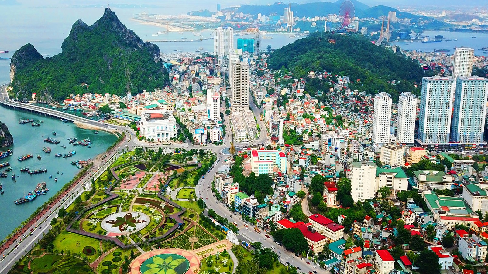 A dynamic coastal city blending modern life with natural beauty