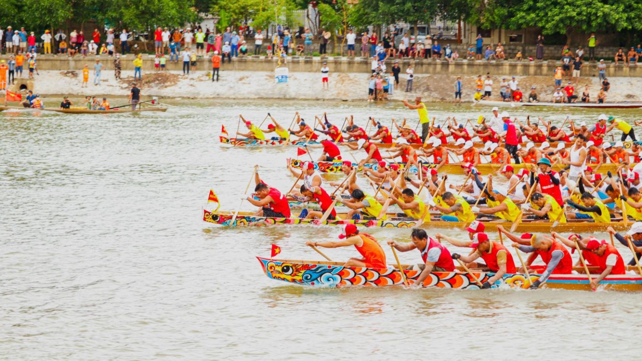 Quang Binh Boat Racing Festival