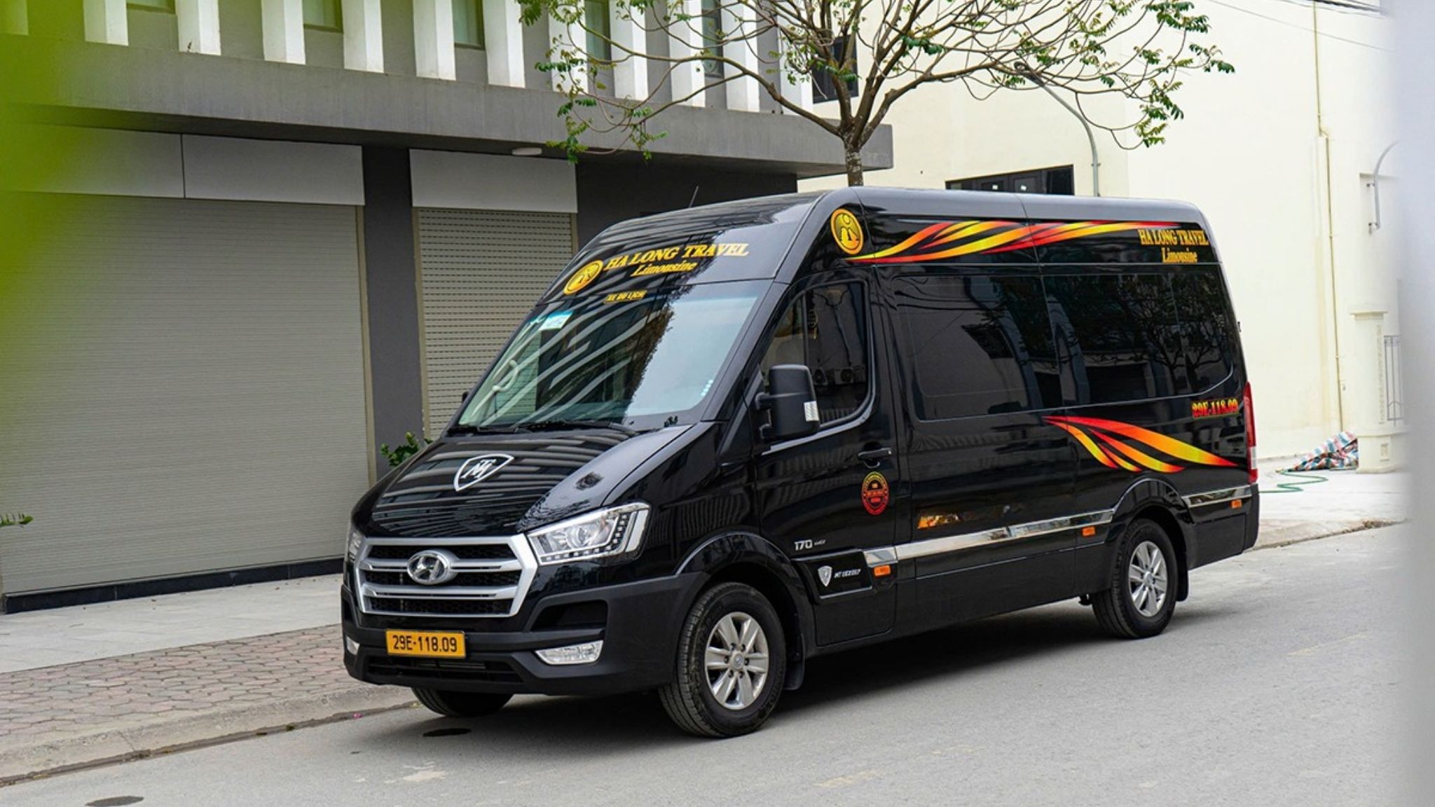 Hanoi to Ao Tien International Port by Limousine
