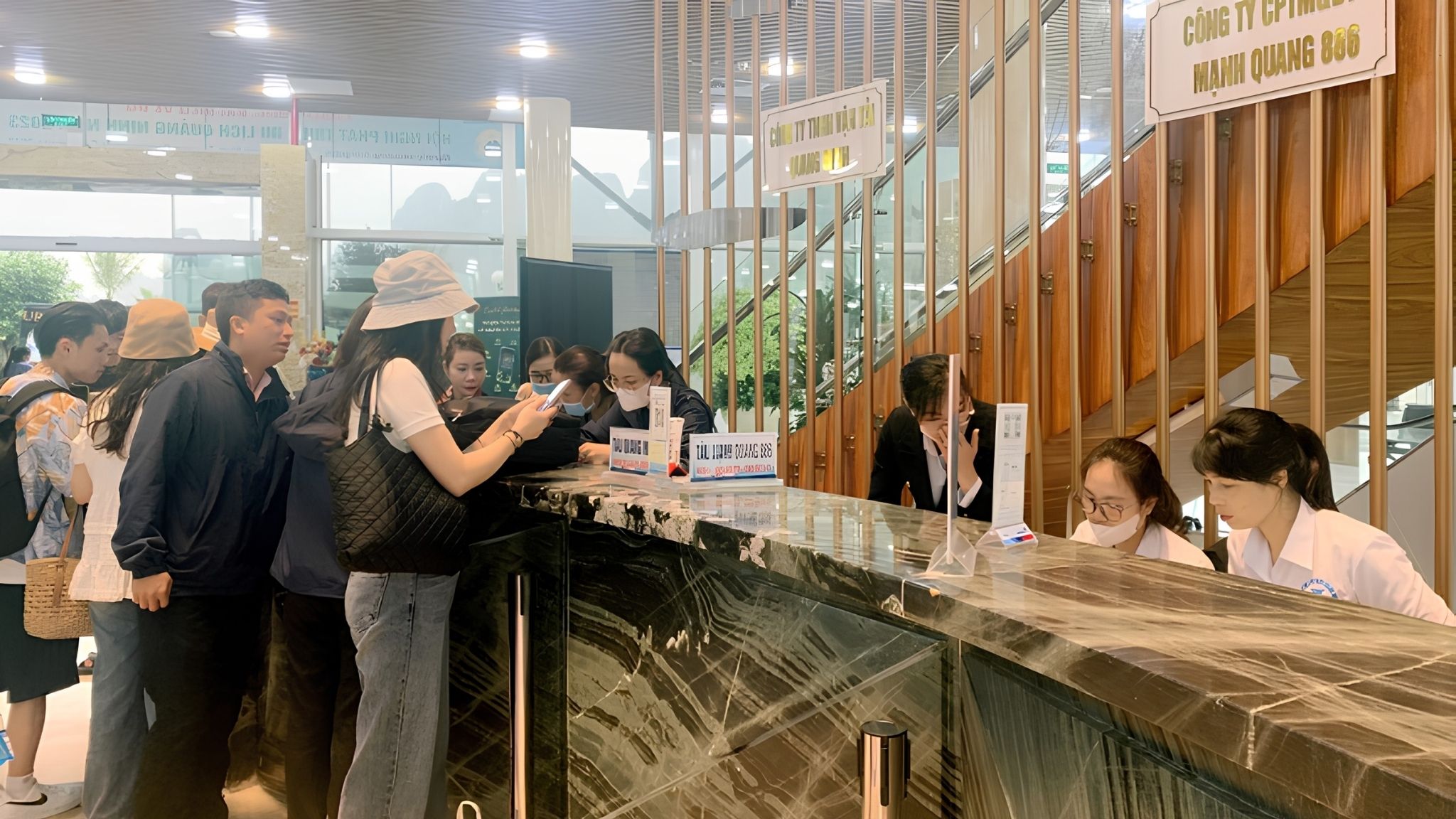 Buy ferry tickets directly at the ticket counter at Ao Tien Port in Van Don