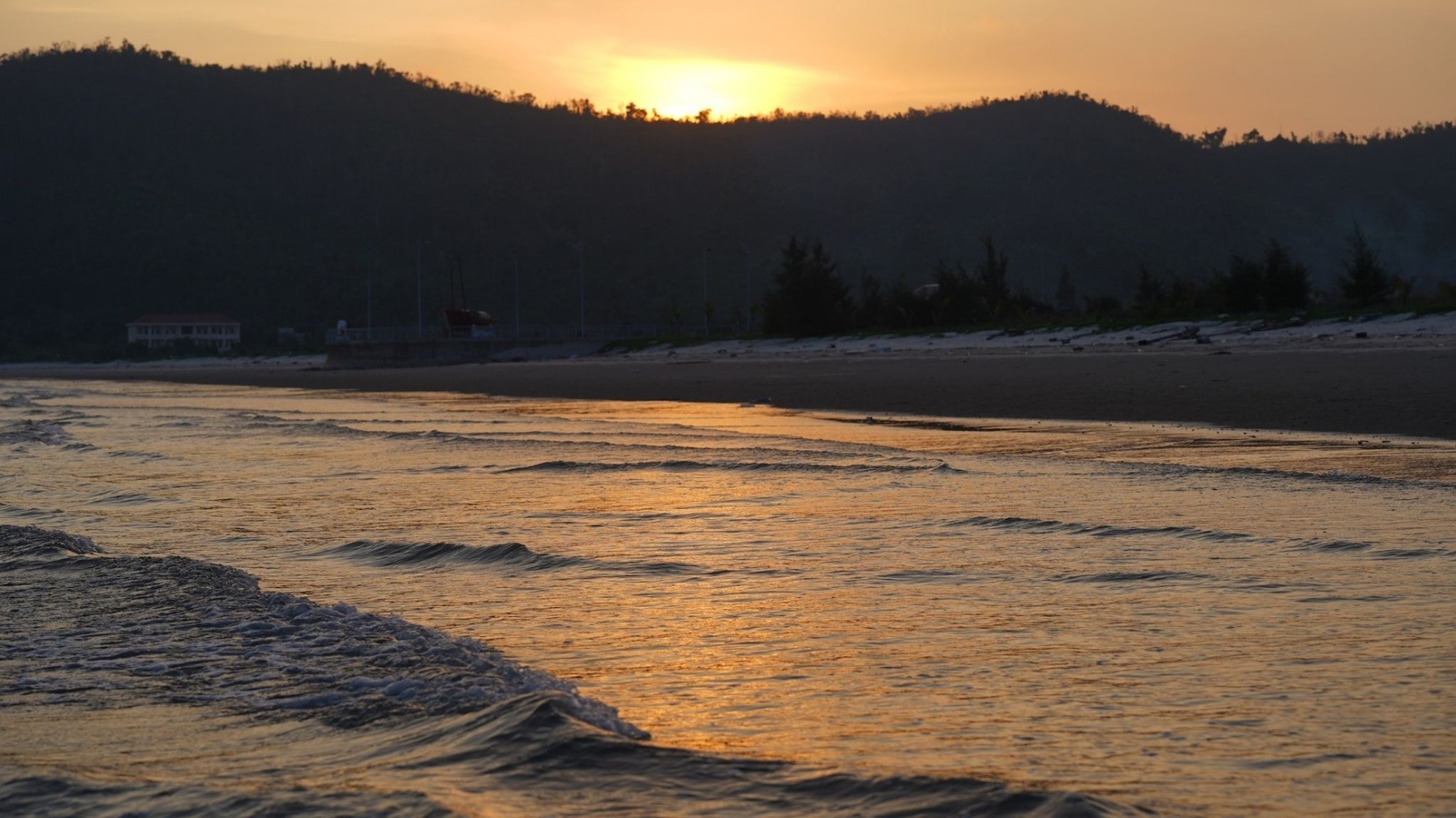 Admire the Stunning Sunset on Ngoc Vung Island