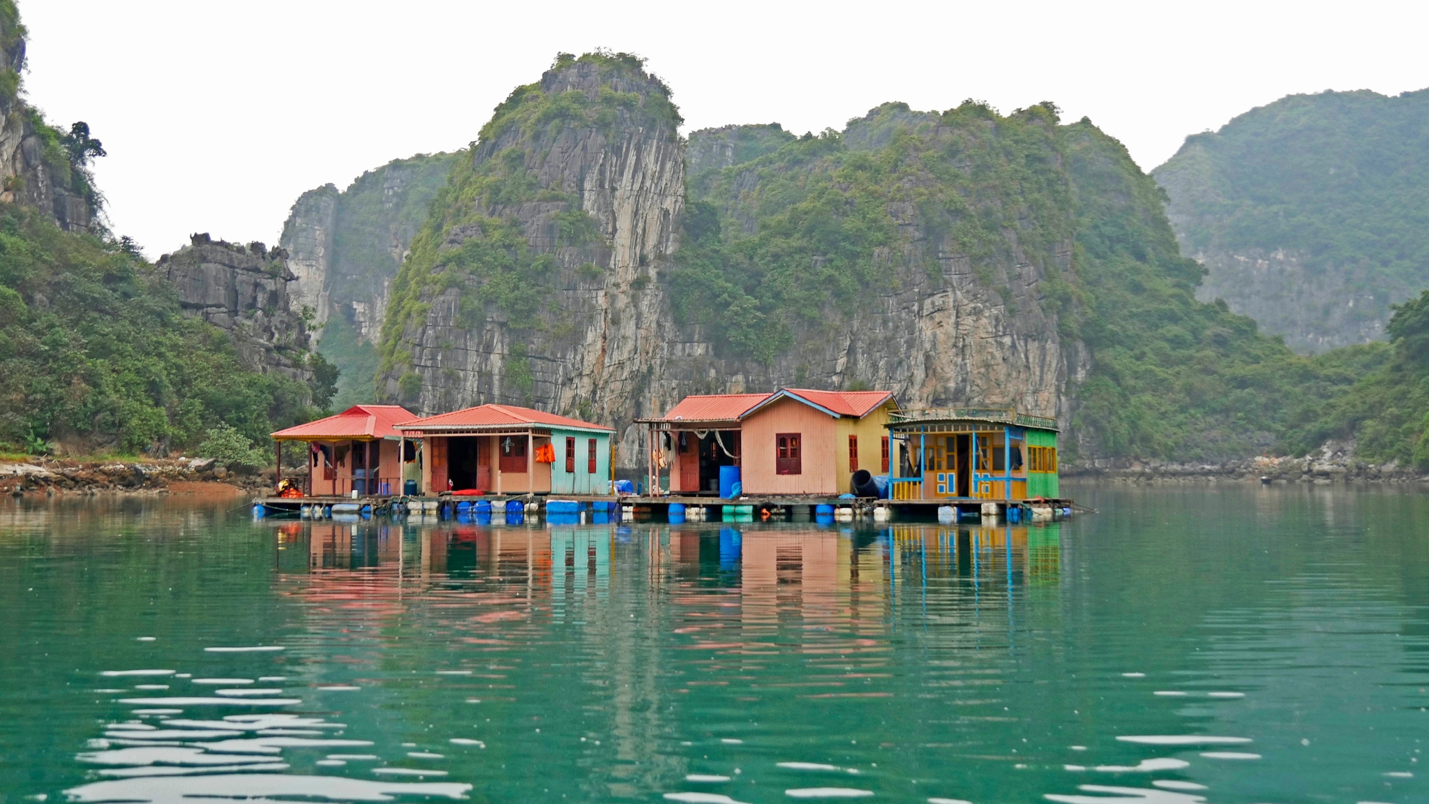 Enjoy Serene View Of Vung Vieng Floating Village