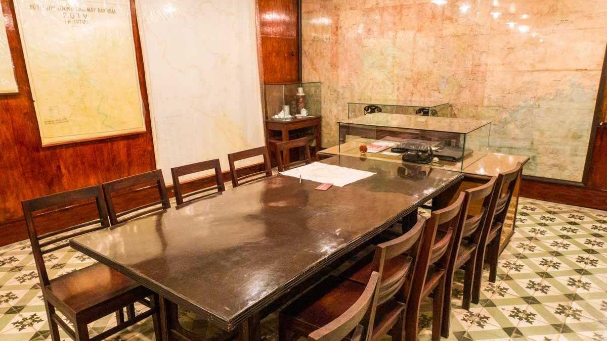 Visit D67 House And Tunnel