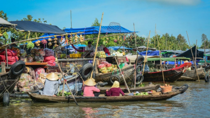Nga Nam Floating Market