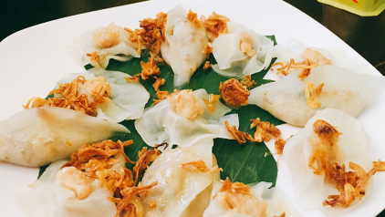 Banh Bao Banh Vac (White Rose Dumpling)