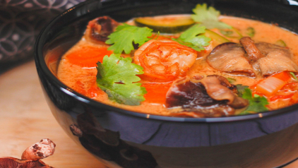 What are the top 10 foods you must try once visiting Bangkok Chinatown?