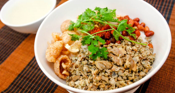 Com Hen (Rice with mussels)
