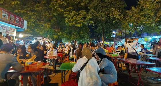 Best Street Food in Chiang Mai: Ultimate Guide 2026