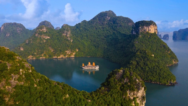 Best Time to Visit Halong Bay: Weather, Seasonal Guide & Local Tips 2026