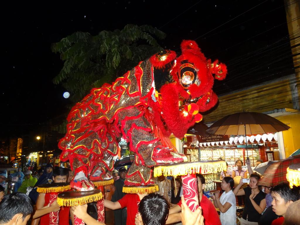 Dragon dance in Mid Autumn festival