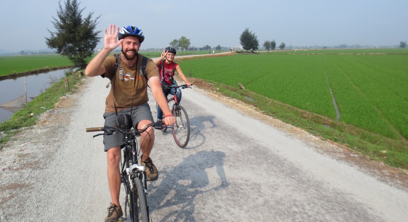 Biking tour to Hanoi's suburb