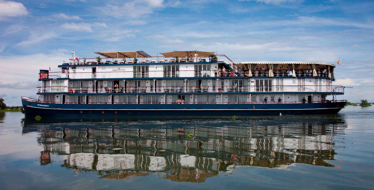 Floating hotel on River