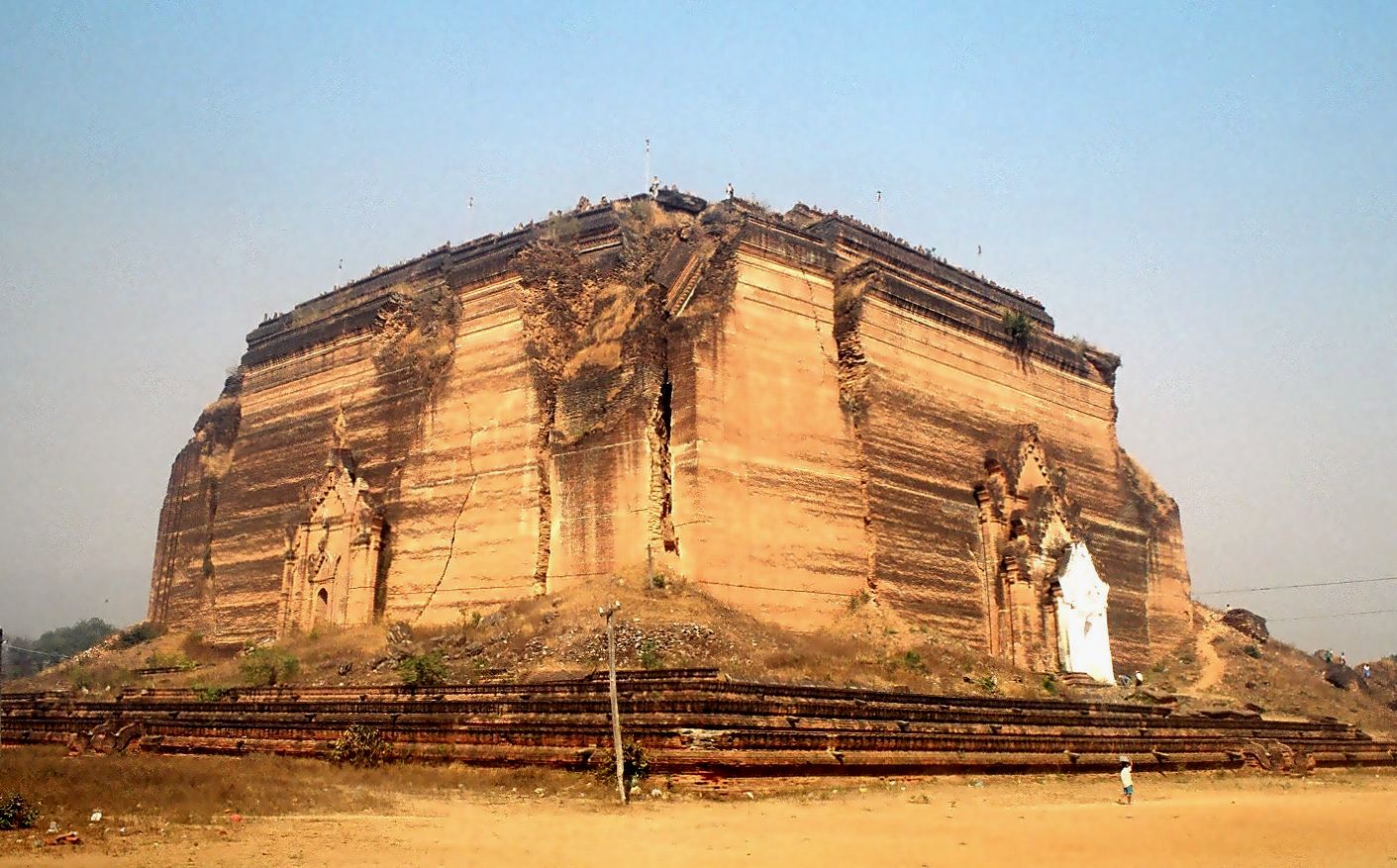 Mingun ruins