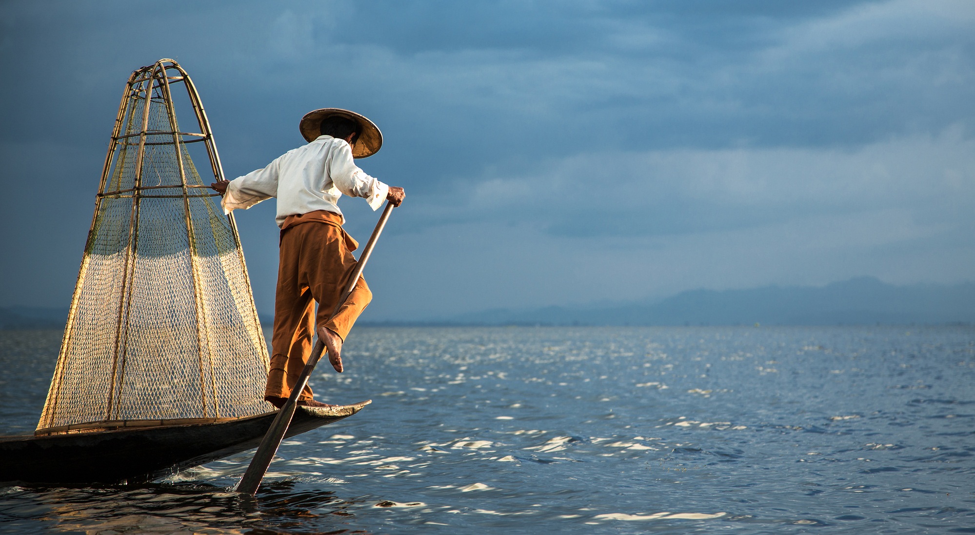  Intha leg rowers have fished this way for generations