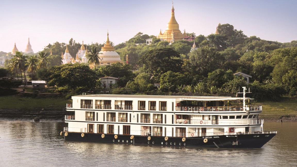 River cruise on Irrawaddy River
