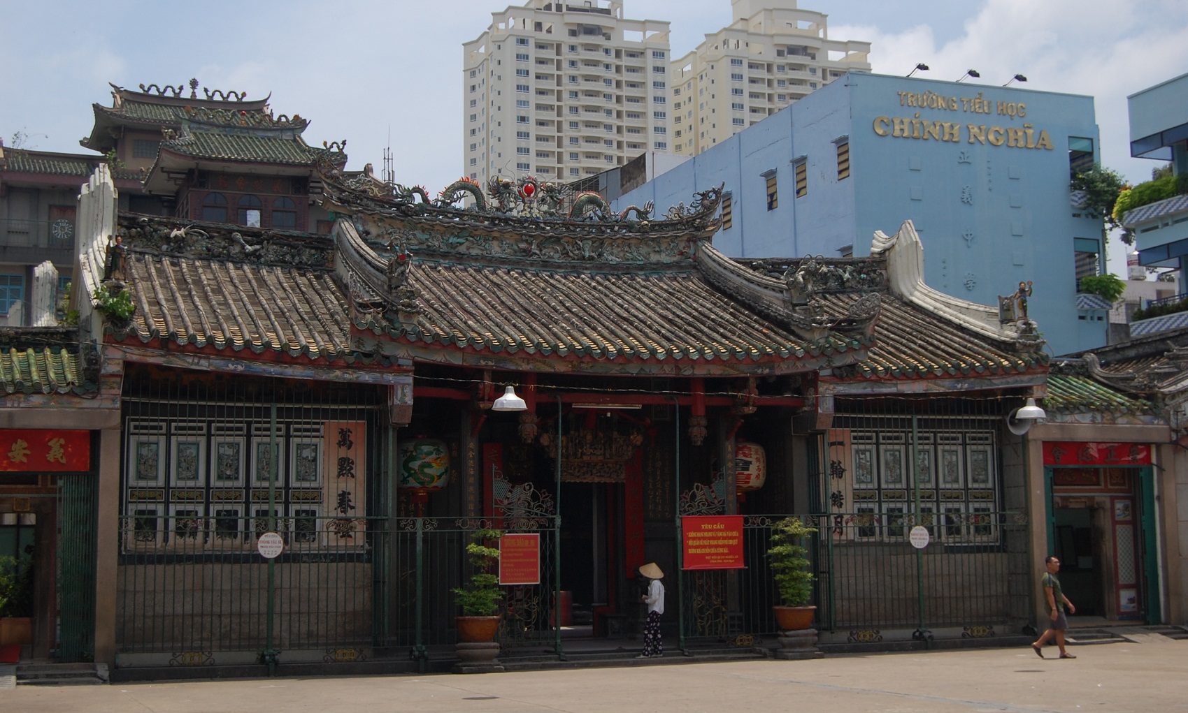 Nghia An Hoi Quan Pagoda
