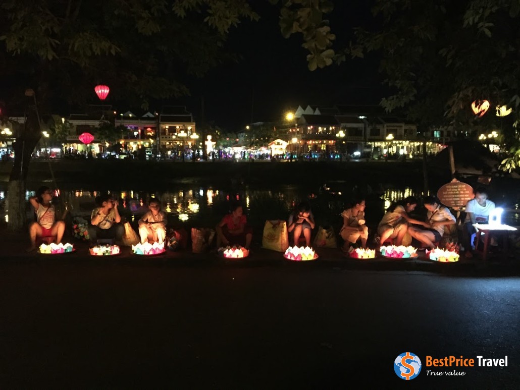 Night market of Hoi An set beautifully by the river side