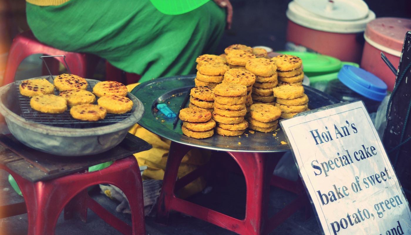 Trying local street food is a must do activity in Hoi An - Foodie in Vietnam