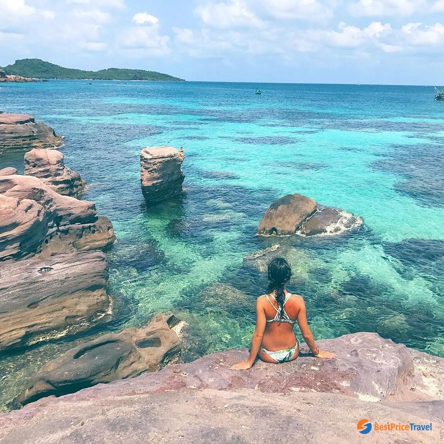 Rocks by the sea Gam Ghi Island